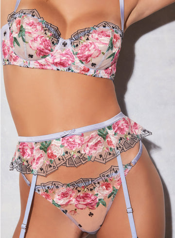 Pastel sky - Card Embroidery Balconette | Fleur du Mal - DEMO