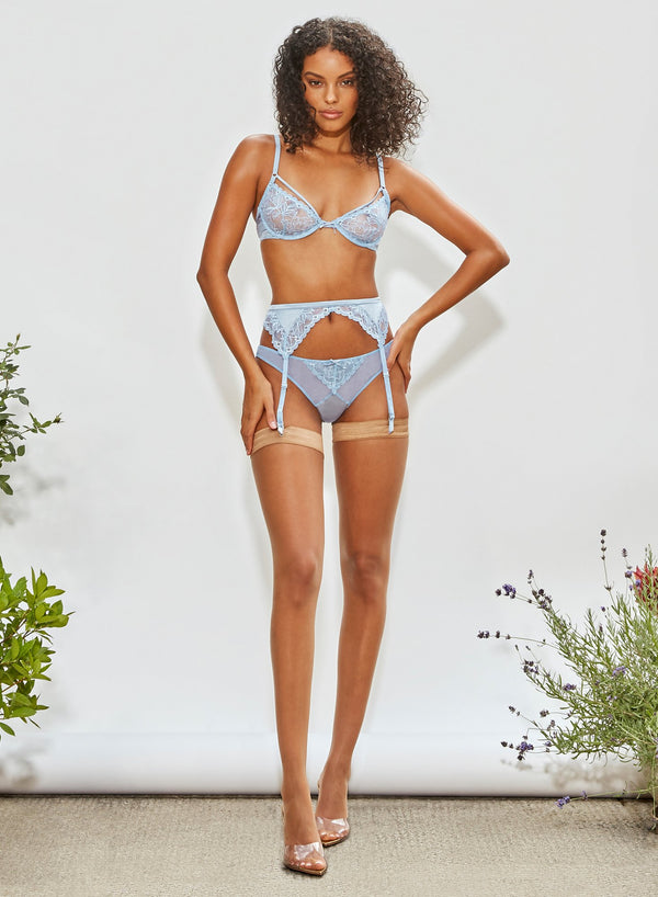 Ice queen - Gardenia Lace Garter Belt | Fleur du Mal - DEMO