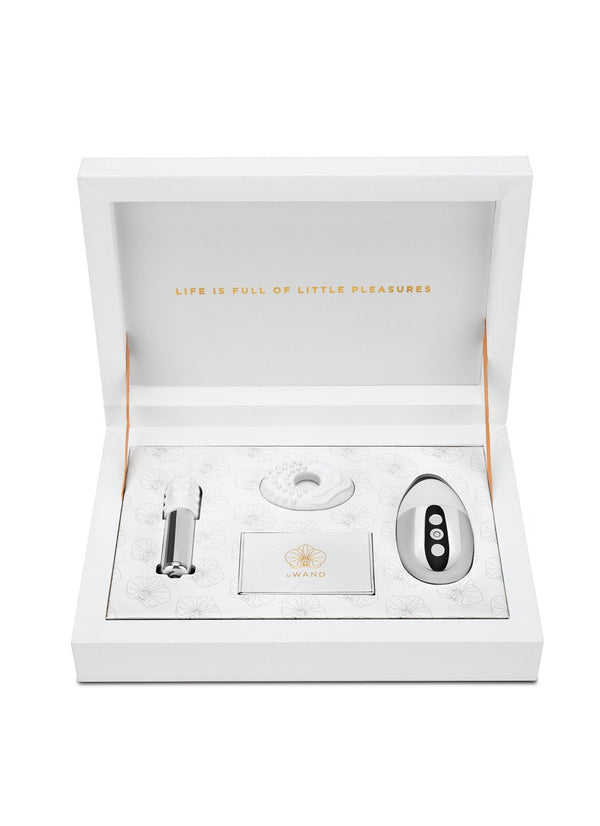 Platinum - Le Wand Little Pleasures Set | Fleur du Mal - DEMO